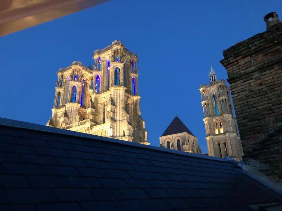 Suite De Charme Au Pied De La Cathedrale Лан Экстерьер фото